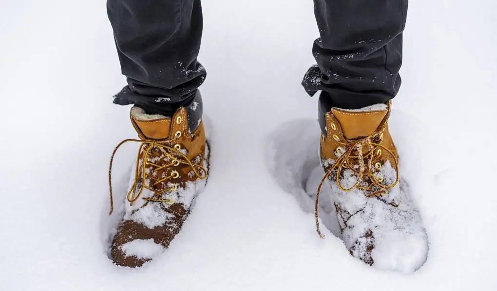 non insulated boots in winter